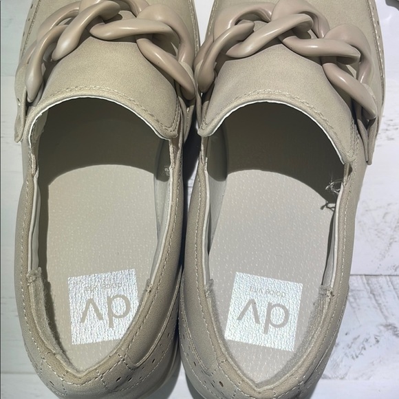 (Sold)DV by Dolce Vita Women's Cream Loafers - Picture 4 of 7